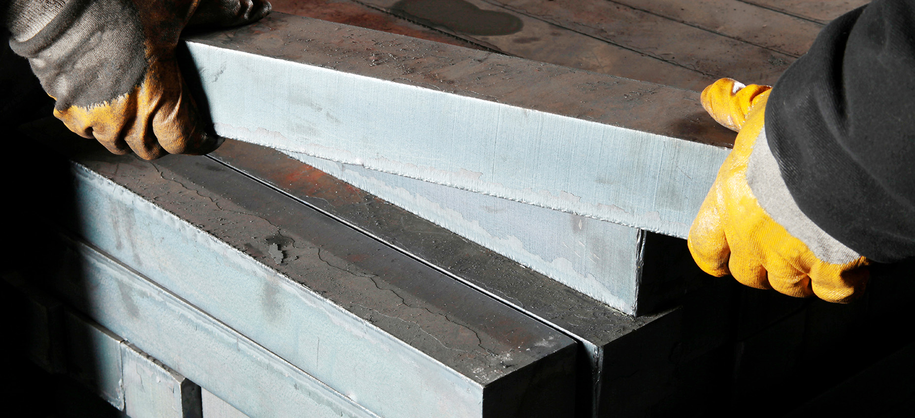 Complex metals trading between US and India